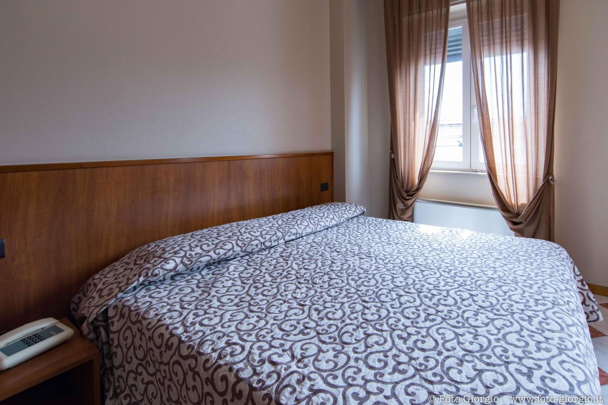 Hotel Daina Dalmine Esterno foto