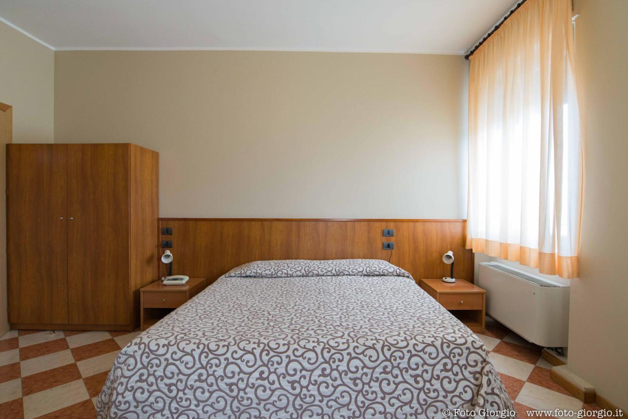 Hotel Daina Dalmine Esterno foto