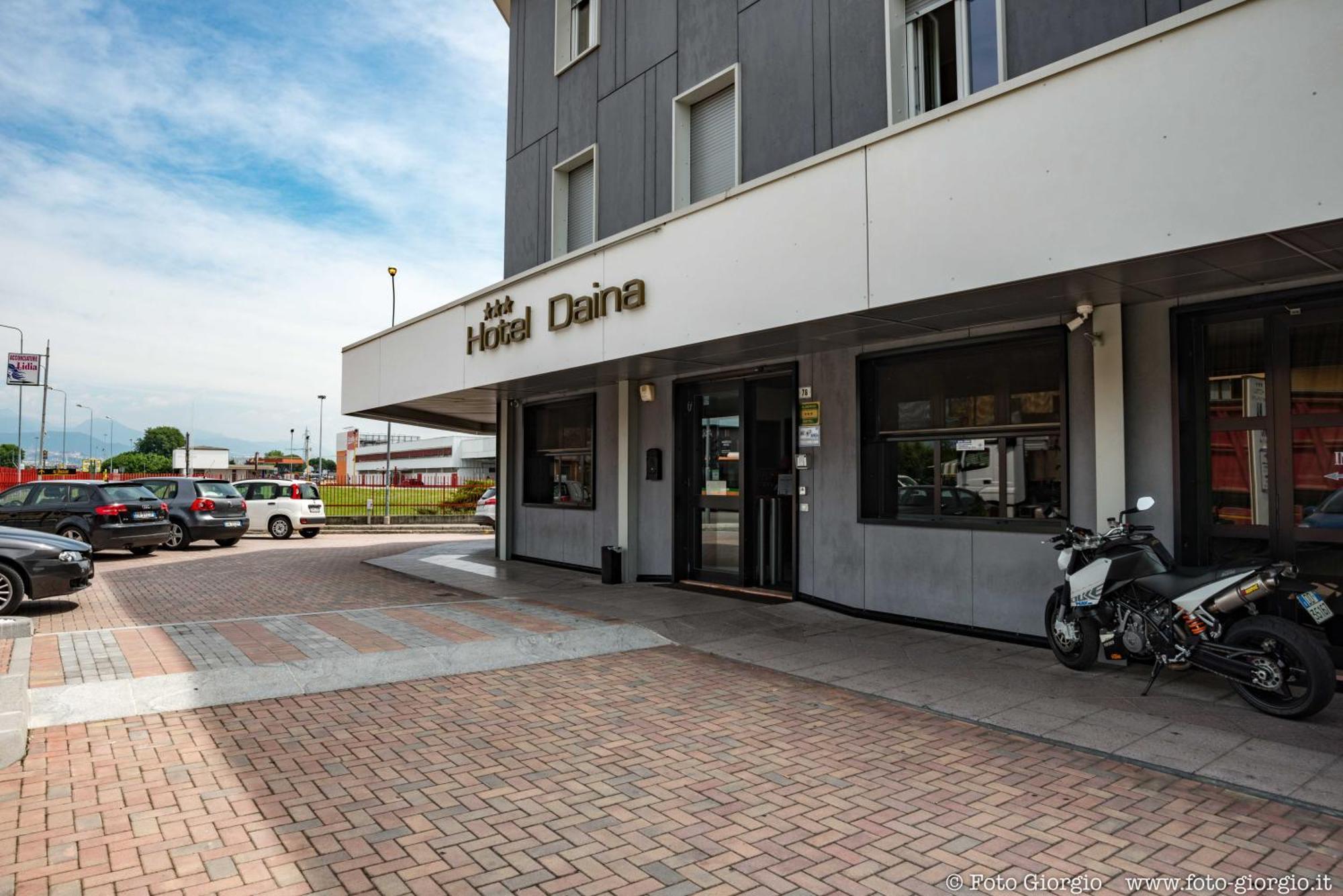 Hotel Daina Dalmine Esterno foto