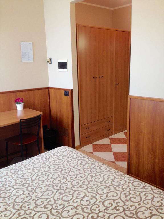 Hotel Daina Dalmine Camera foto