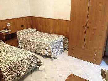 Hotel Daina Dalmine Esterno foto
